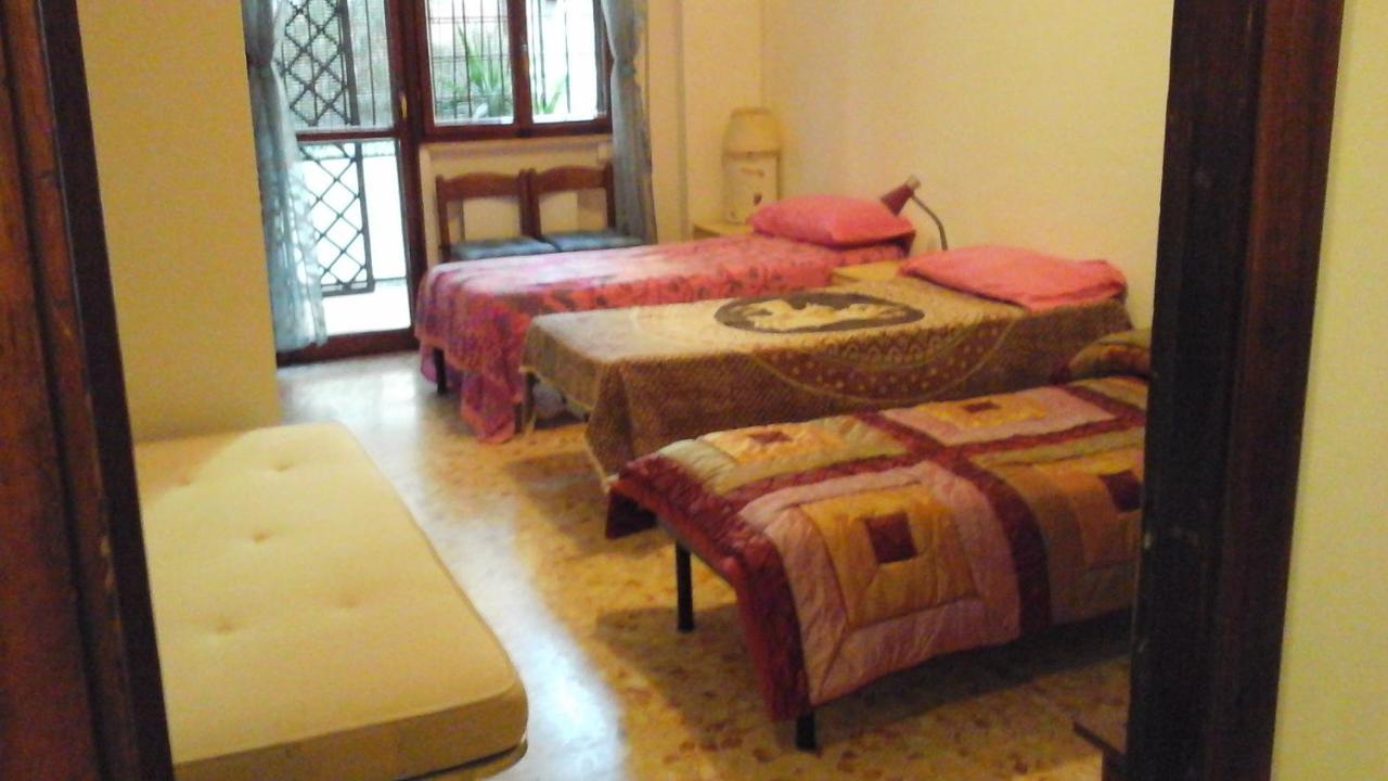 B&B Near Metro' Central Line - Only Wc In The Rooms 15 Minutes To Termini Station 20 To Spagna Square - In The Night Bus Rome Luaran gambar